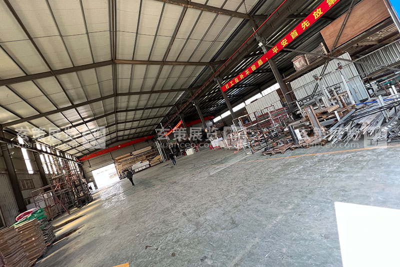 麻豆久久久性大片展览工厂铁工区
